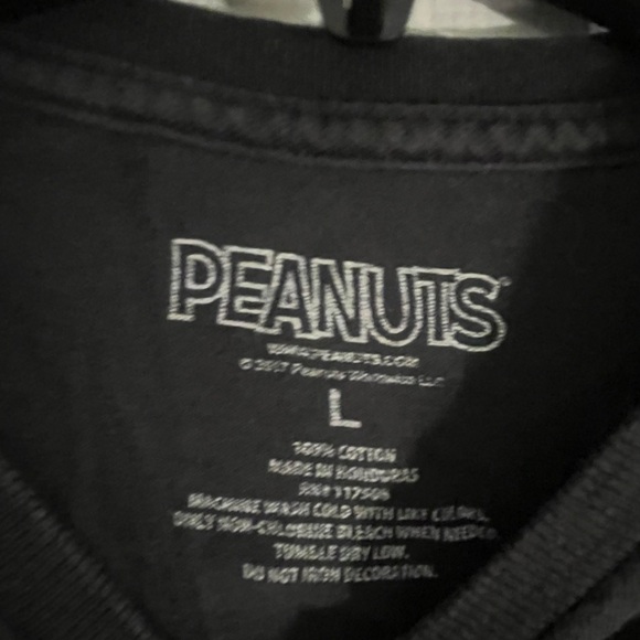 Peanuts Black Short Sleeve Tee with Graphic Design - Picture 4 of 4